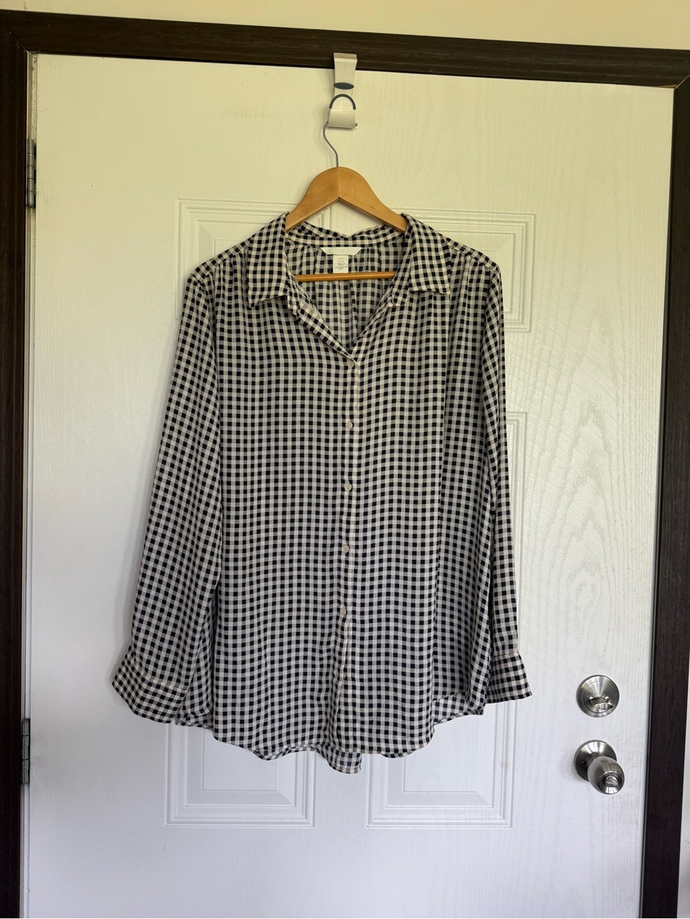 2 for $15 sale: H&M black and white checkered, gingham, print button-down shirt